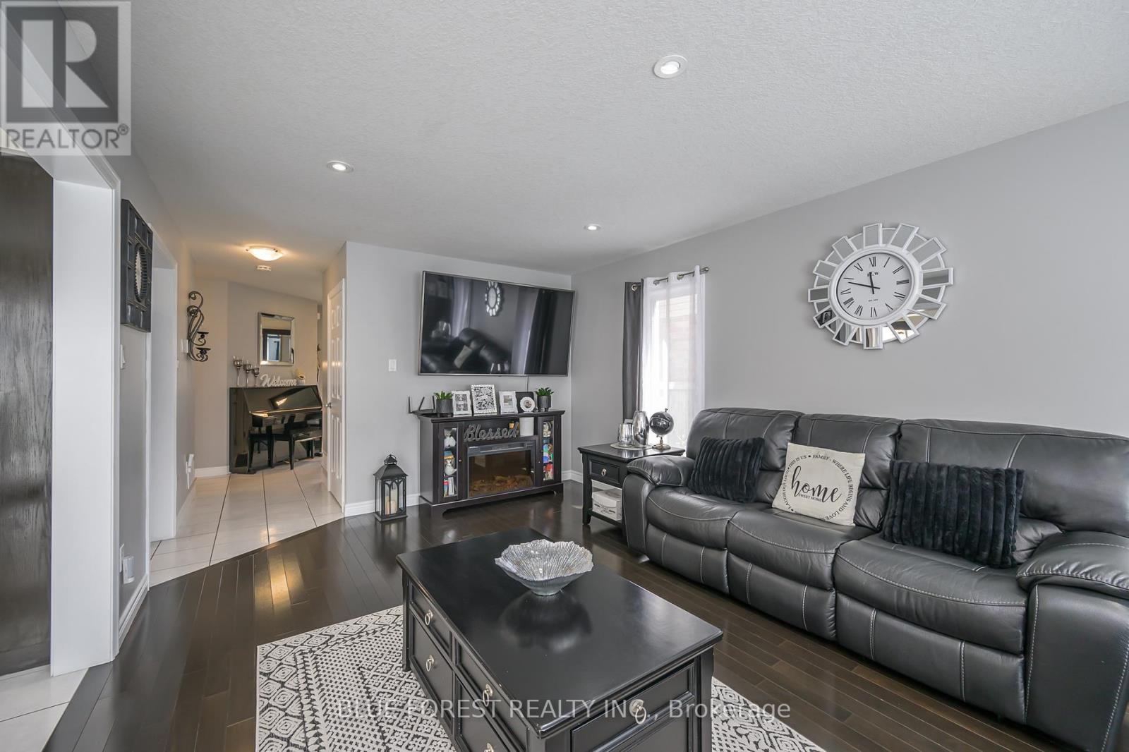 2875 Lemieux Walk, London South, Ontario  N6L 0A9 - Photo 15 - X12428094