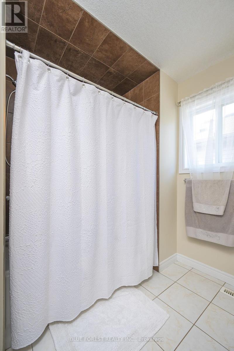 2875 Lemieux Walk, London South, Ontario  N6L 0A9 - Photo 26 - X12428094