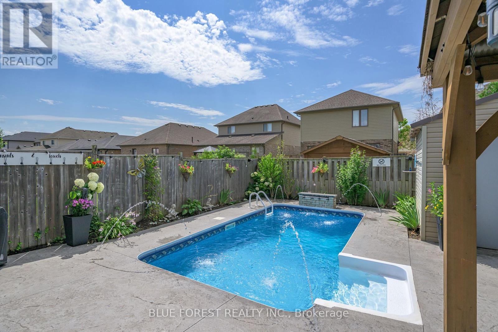 2875 Lemieux Walk, London South, Ontario  N6L 0A9 - Photo 9 - X12428094
