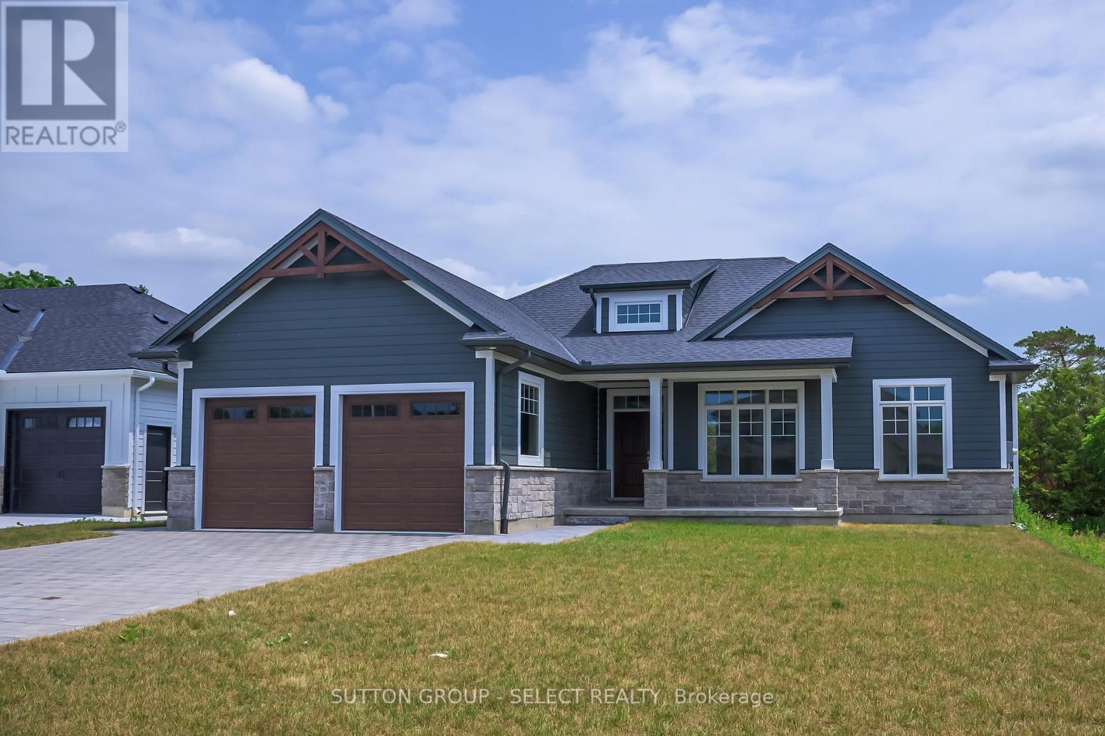 7 SPRUCE CRESCENT, North Middlesex, Ontario