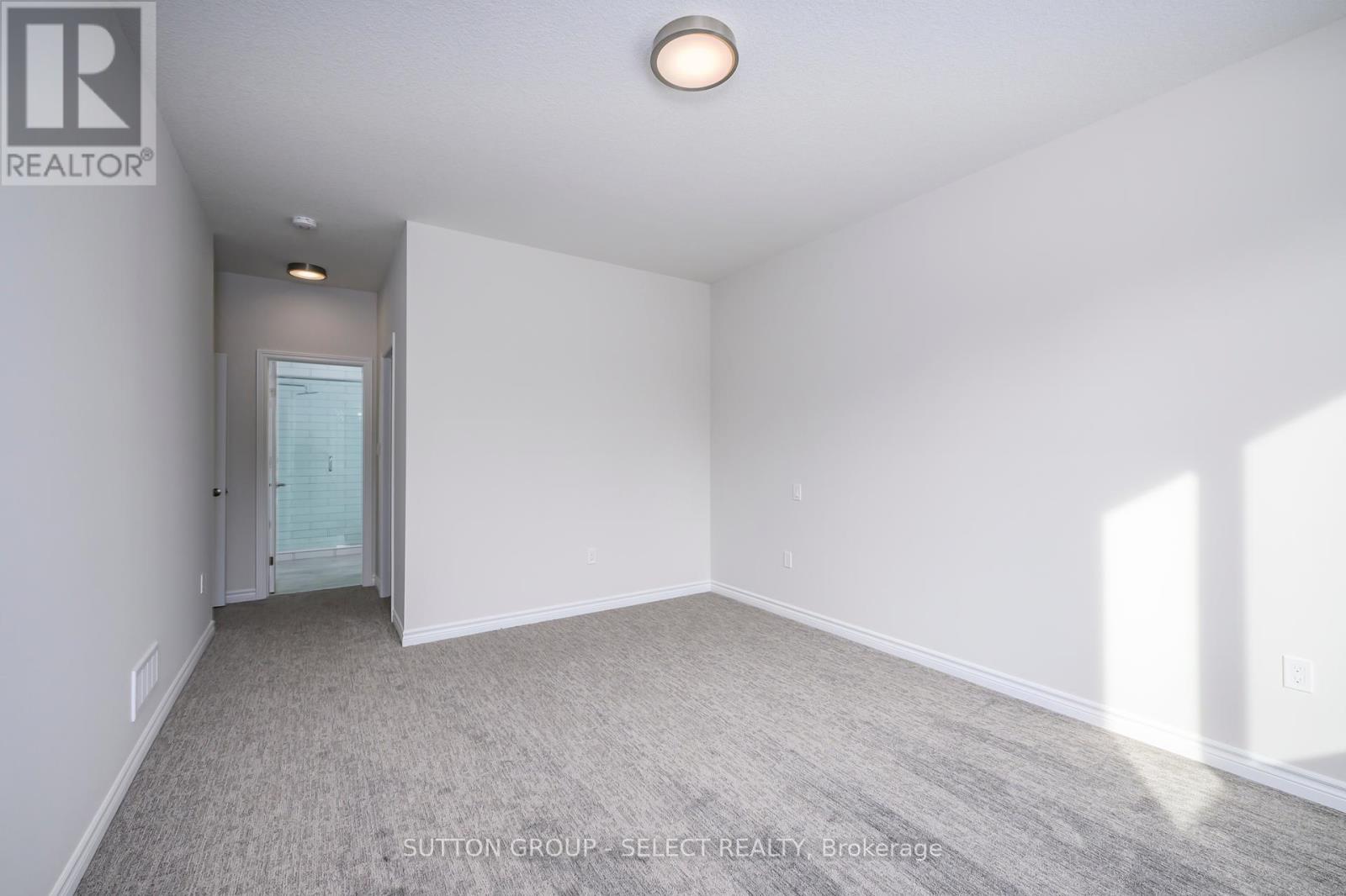 7 Spruce Crescent, North Middlesex, Ontario  N0M 2K0 - Photo 16 - X12428107