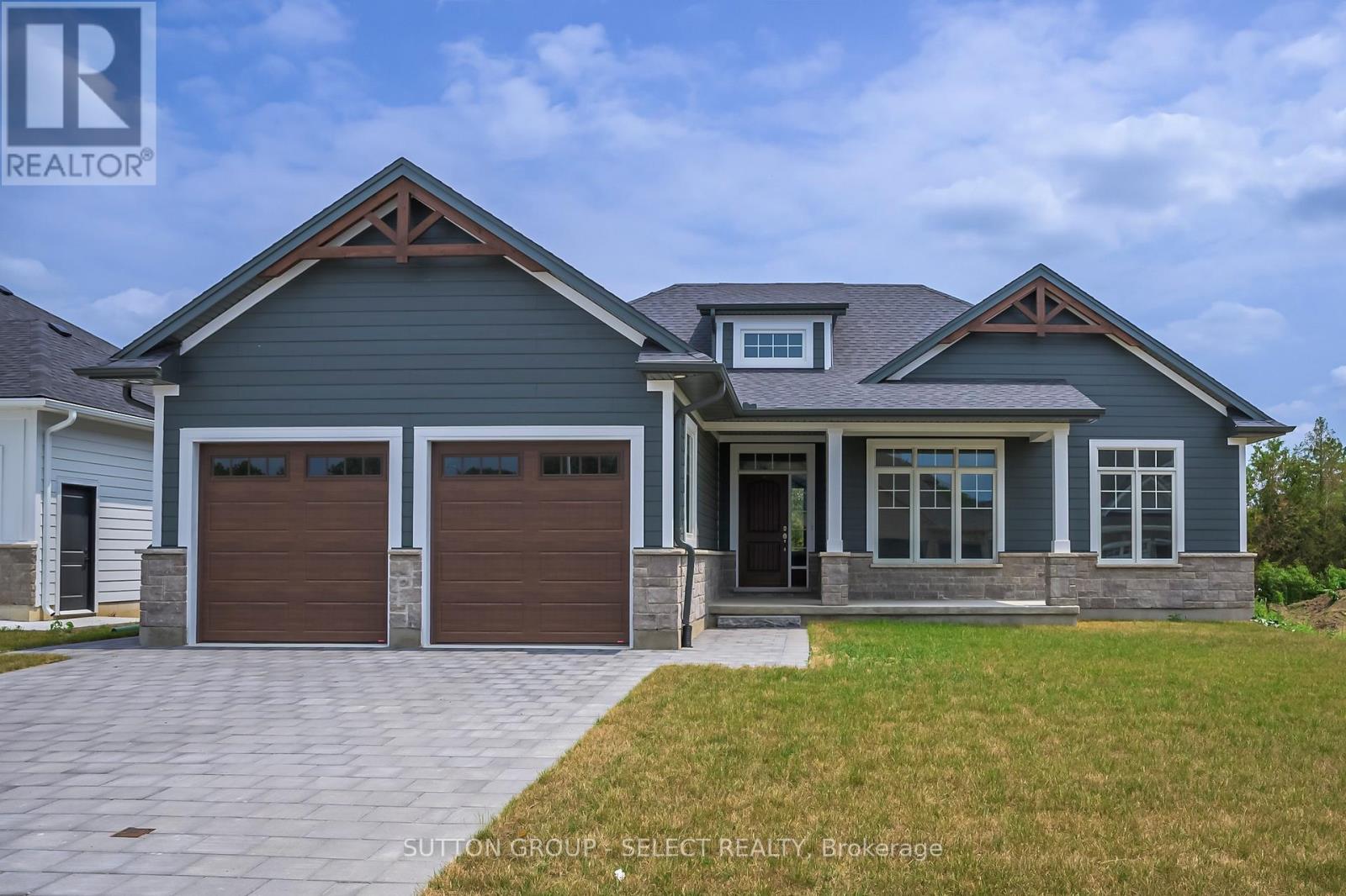 7 Spruce Crescent, North Middlesex, Ontario  N0M 2K0 - Photo 2 - X12428107