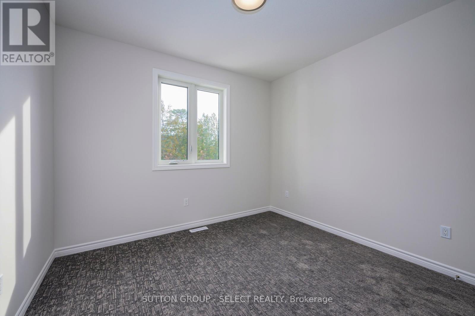 7 Spruce Crescent, North Middlesex, Ontario  N0M 2K0 - Photo 23 - X12428107