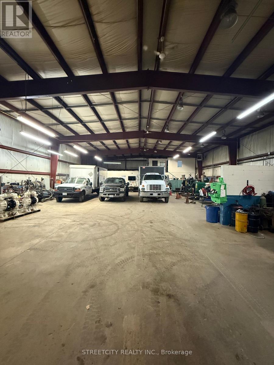 376 Sovereign Road, London East (East J), Ontario  N6M 1A5 - Photo 5 - X12428150