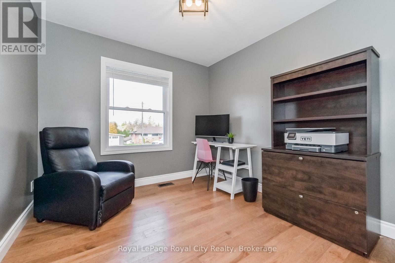 670 Ferrier Street, Centre Wellington, Ontario  N1M 1W8 - Photo 20 - X12428105