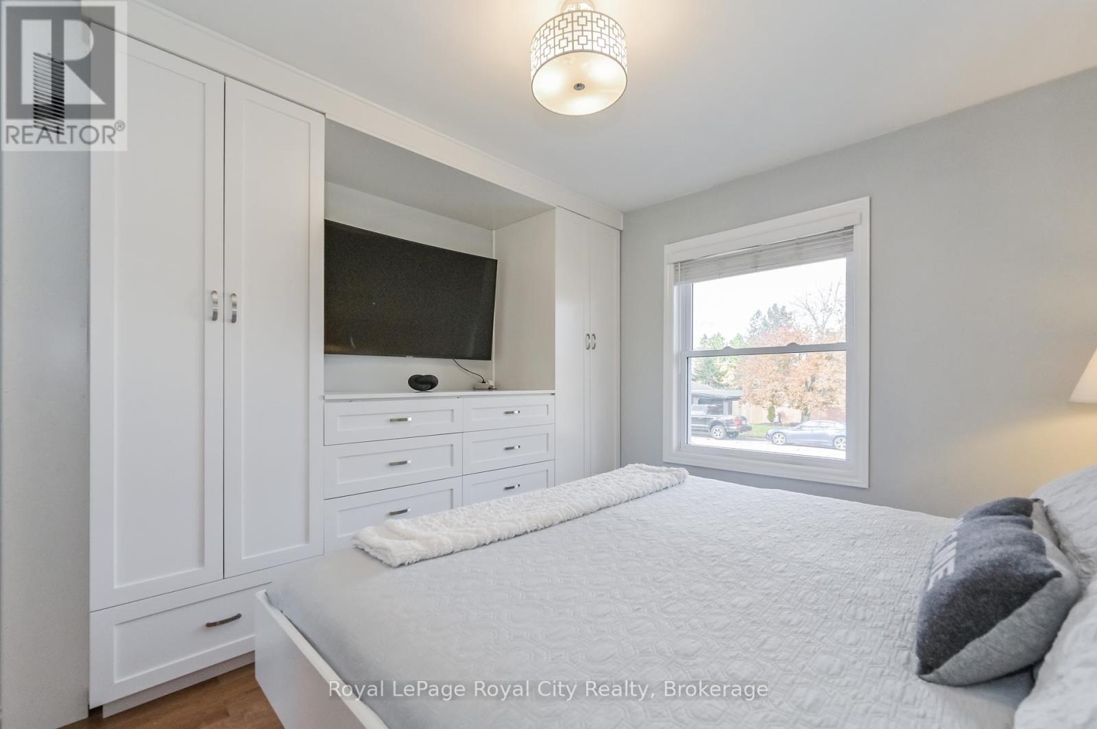 670 Ferrier Street, Centre Wellington, Ontario  N1M 1W8 - Photo 23 - X12428105