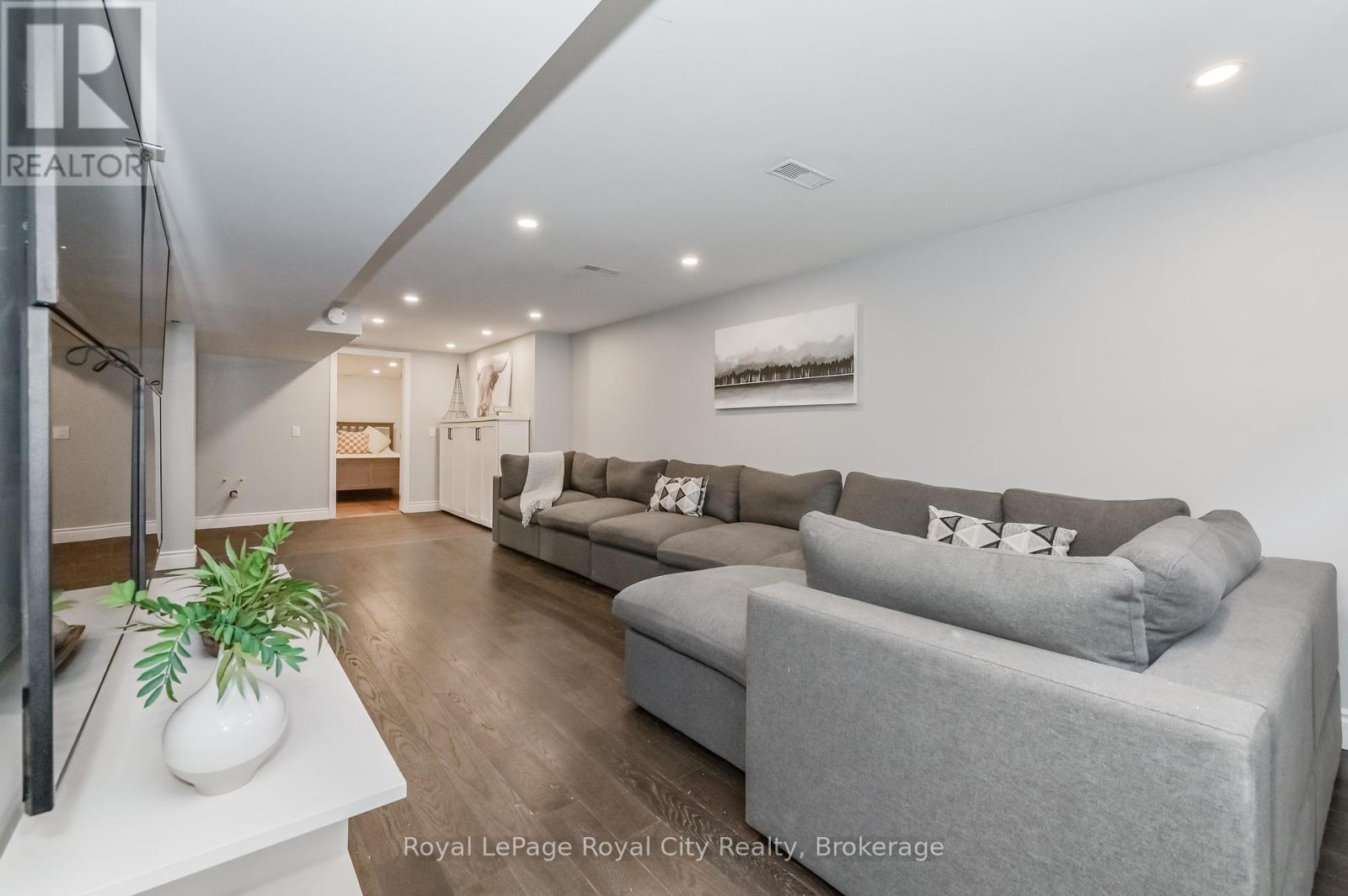 670 Ferrier Street, Centre Wellington, Ontario  N1M 1W8 - Photo 30 - X12428105