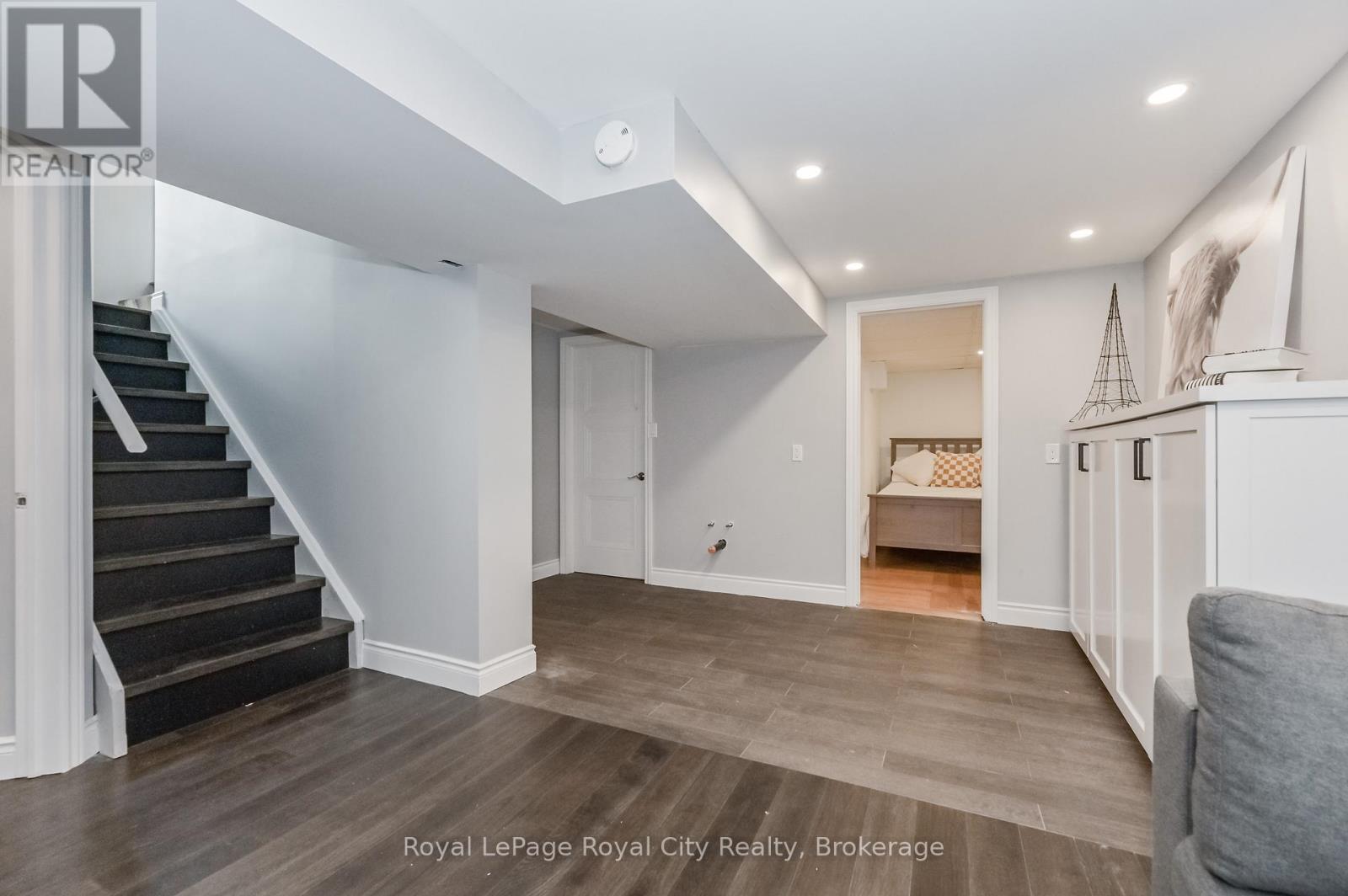 670 Ferrier Street, Centre Wellington, Ontario  N1M 1W8 - Photo 34 - X12428105