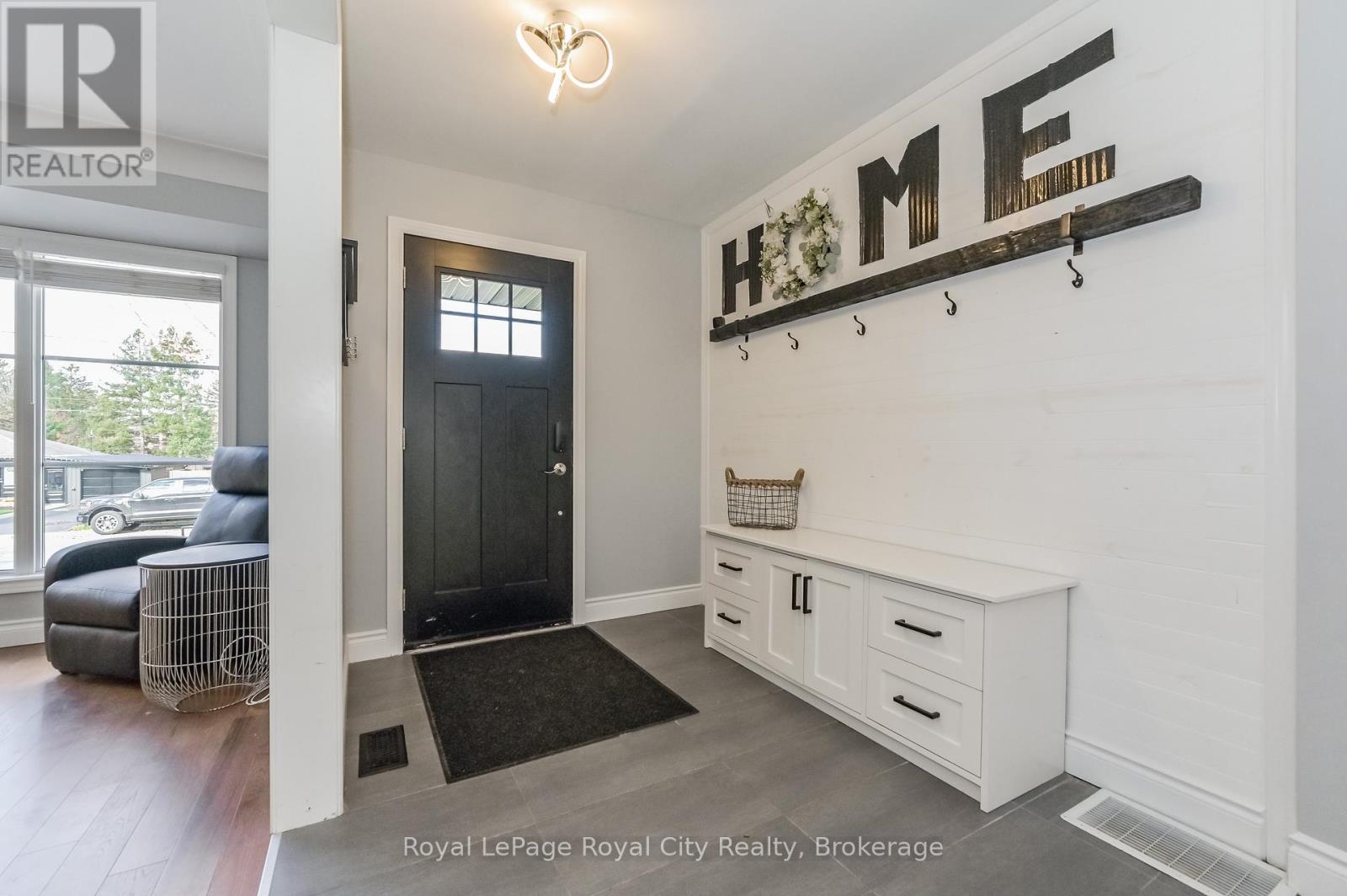 670 Ferrier Street, Centre Wellington, Ontario  N1M 1W8 - Photo 4 - X12428105