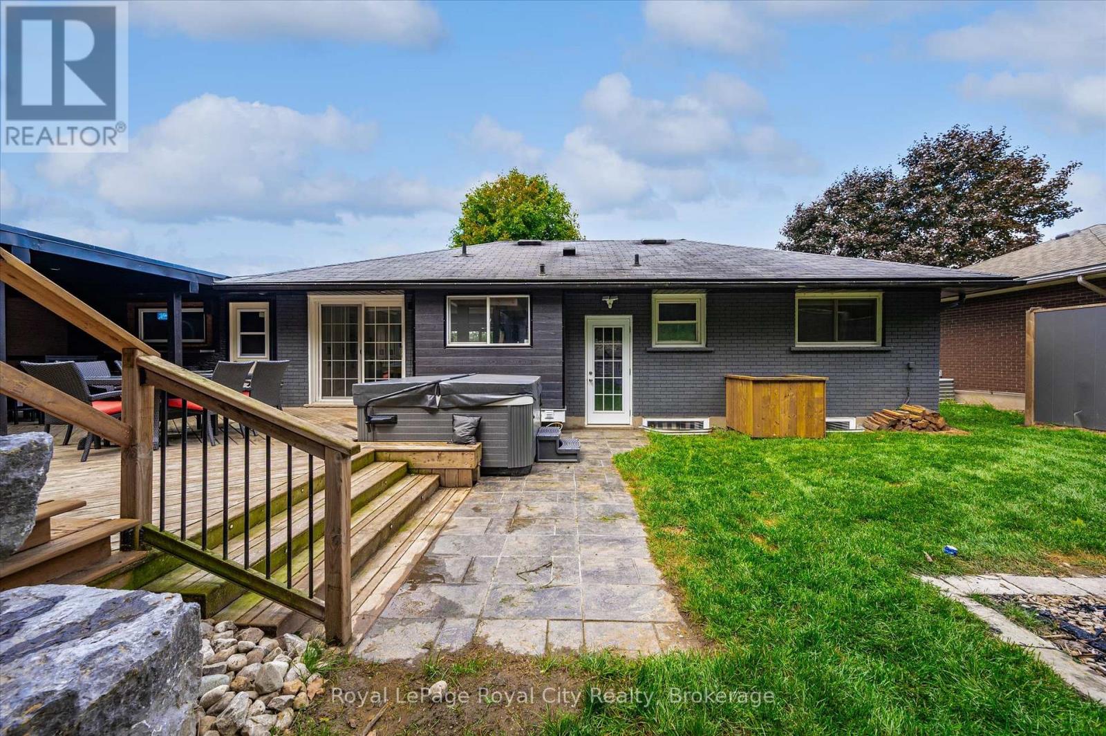 670 Ferrier Street, Centre Wellington, Ontario  N1M 1W8 - Photo 46 - X12428105
