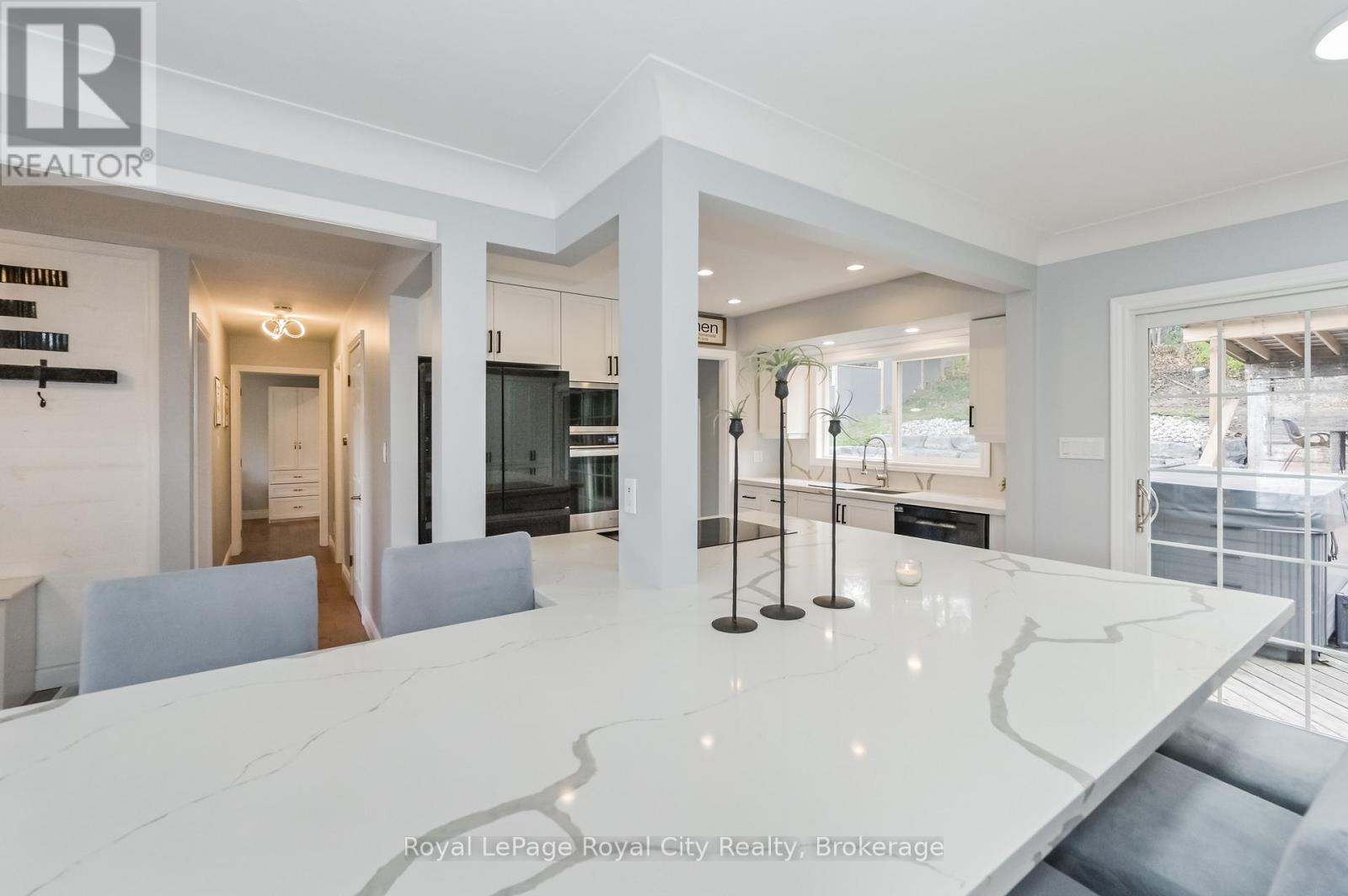 670 Ferrier Street, Centre Wellington, Ontario  N1M 1W8 - Photo 9 - X12428105