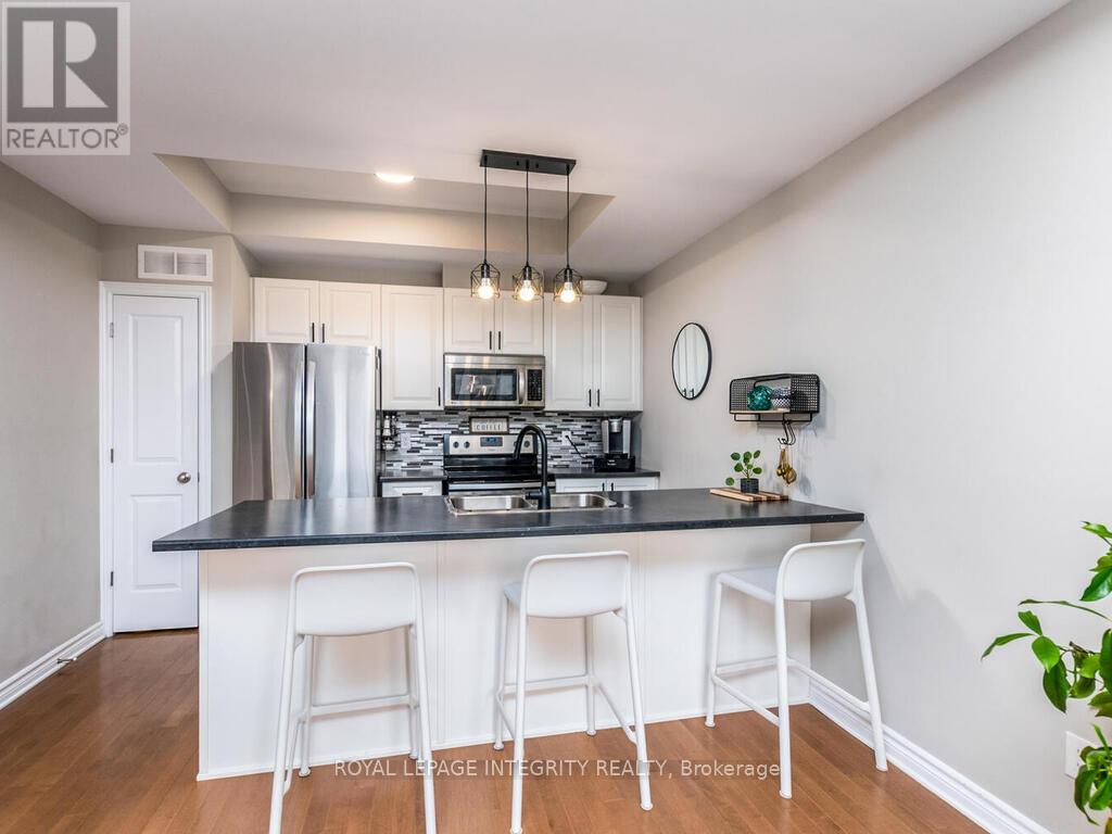20 Fallengale Crescent W, Ottawa, Ontario  K2T 0L1 - Photo 10 - X12428077