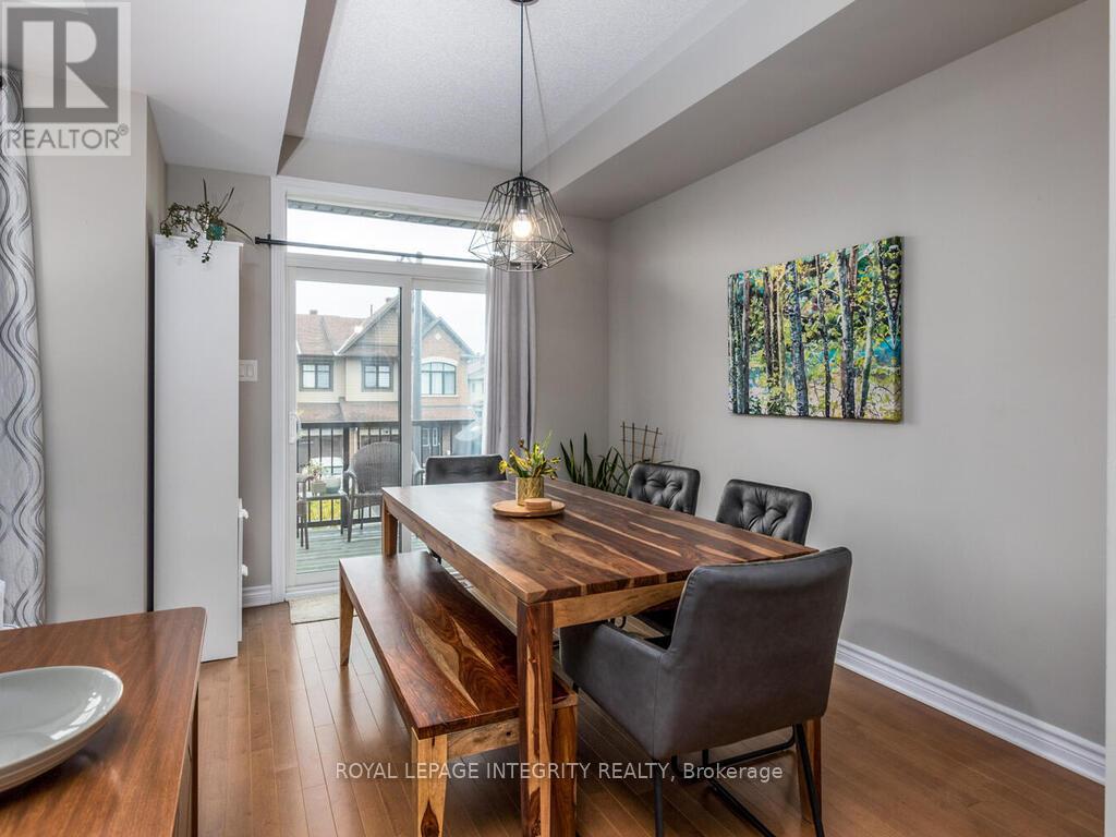 20 Fallengale Crescent W, Ottawa, Ontario  K2T 0L1 - Photo 12 - X12428077