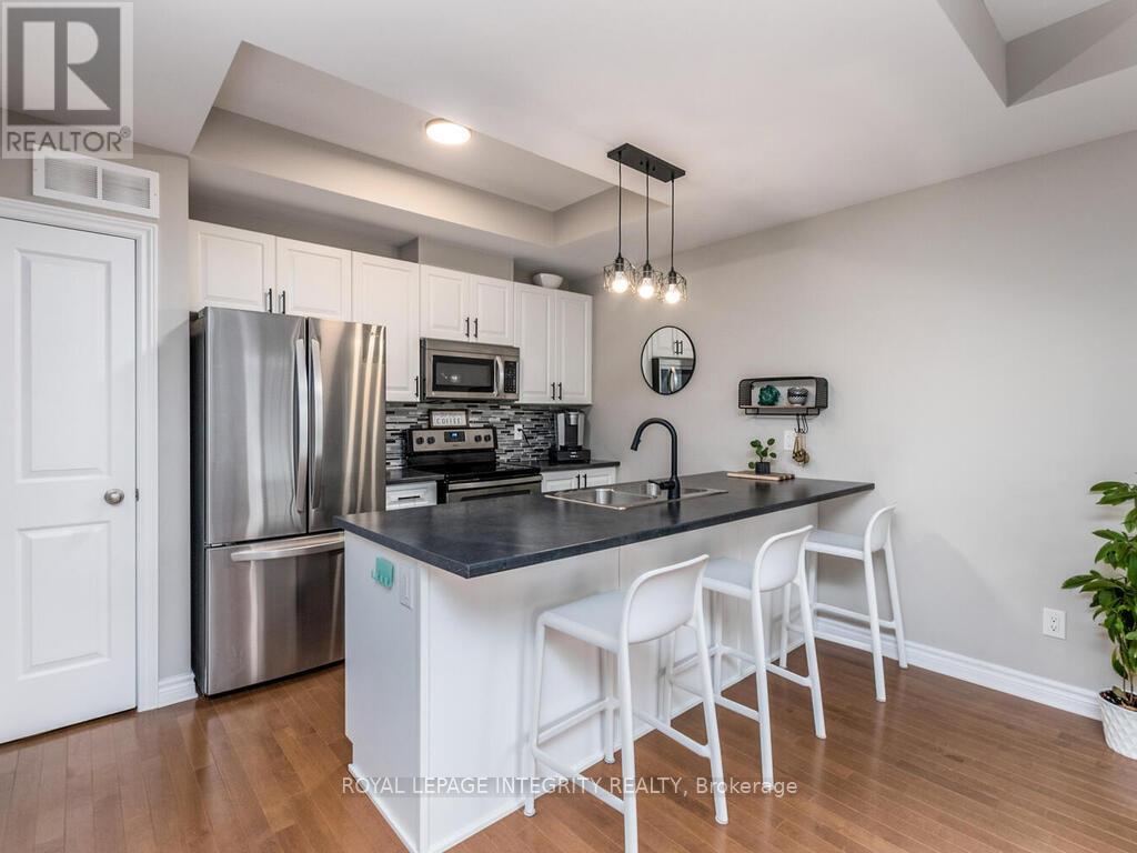 20 Fallengale Crescent W, Ottawa, Ontario  K2T 0L1 - Photo 13 - X12428077