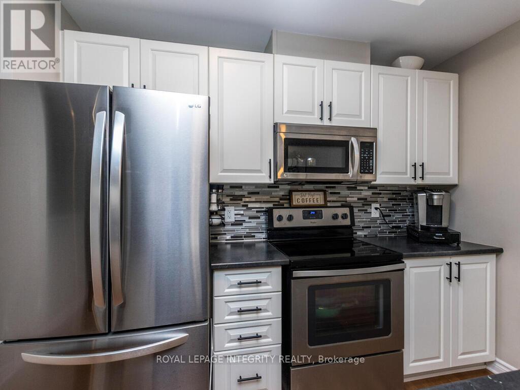 20 Fallengale Crescent W, Ottawa, Ontario  K2T 0L1 - Photo 14 - X12428077