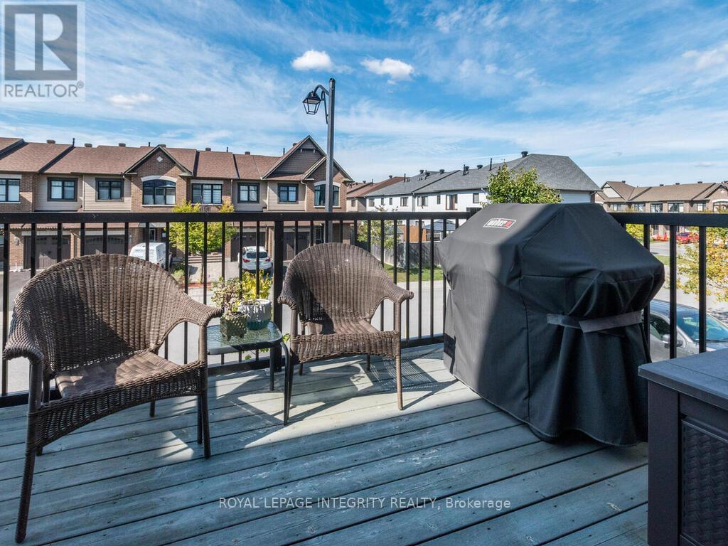 20 Fallengale Crescent W, Ottawa, Ontario  K2T 0L1 - Photo 16 - X12428077