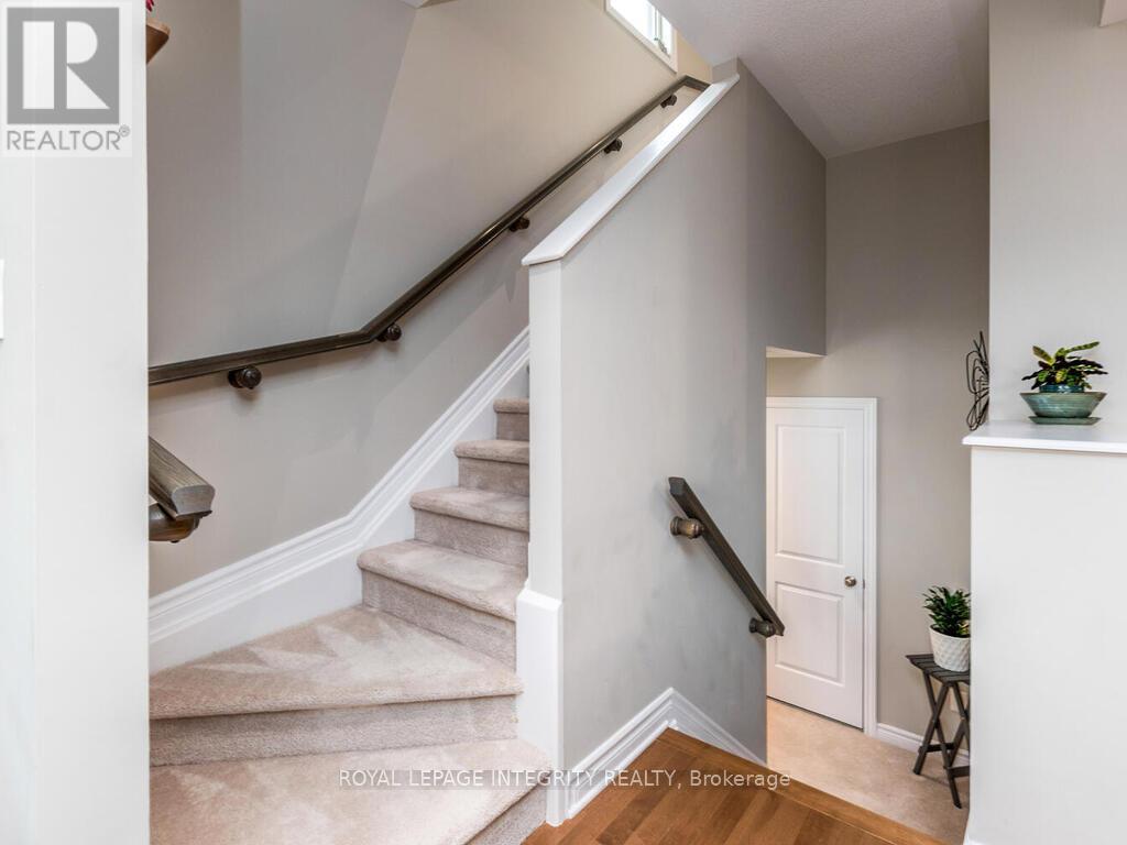 20 Fallengale Crescent W, Ottawa, Ontario  K2T 0L1 - Photo 19 - X12428077