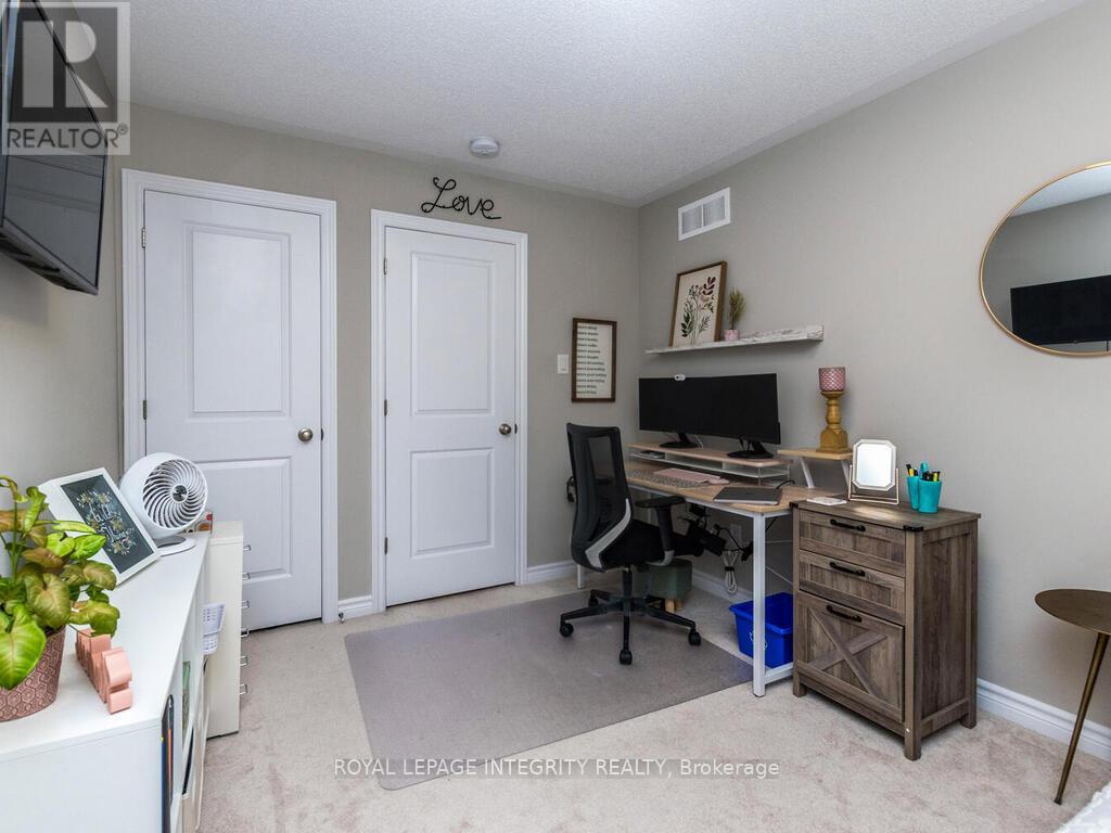 20 Fallengale Crescent W, Ottawa, Ontario  K2T 0L1 - Photo 23 - X12428077