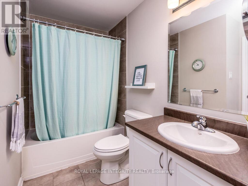 20 Fallengale Crescent W, Ottawa, Ontario  K2T 0L1 - Photo 24 - X12428077
