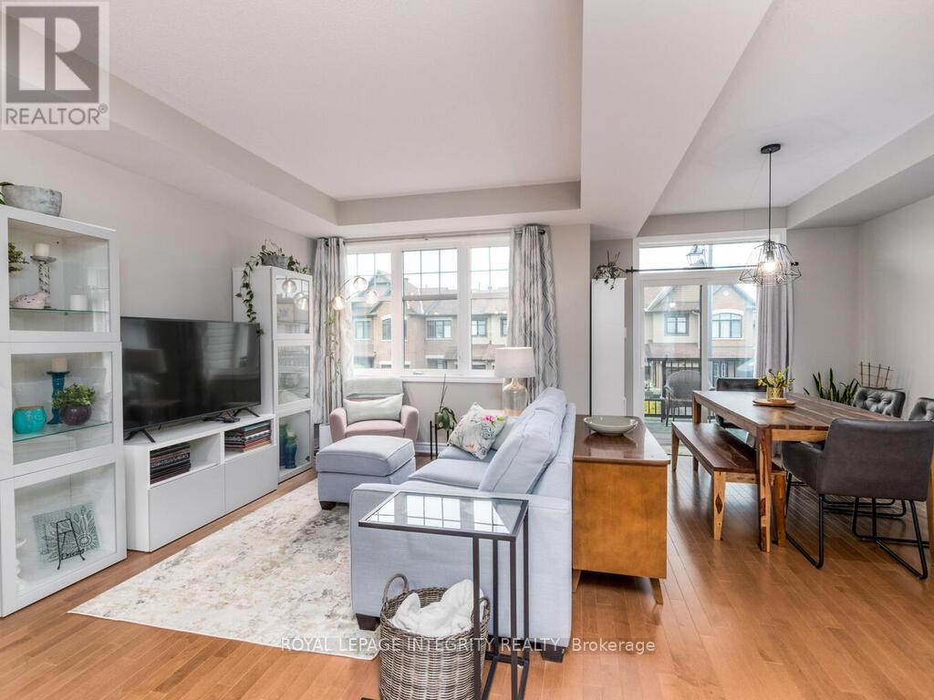 20 Fallengale Crescent W, Ottawa, Ontario  K2T 0L1 - Photo 5 - X12428077