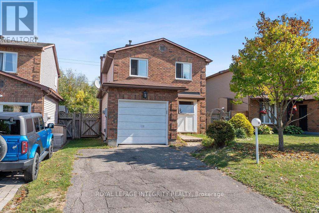 19 HEWITT WAY, Ottawa, Ontario