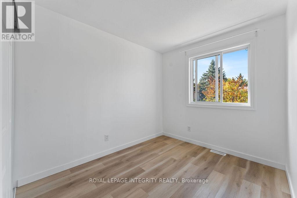 19 Hewitt Way, Ottawa, Ontario  K2L 3S2 - Photo 28 - X12428136