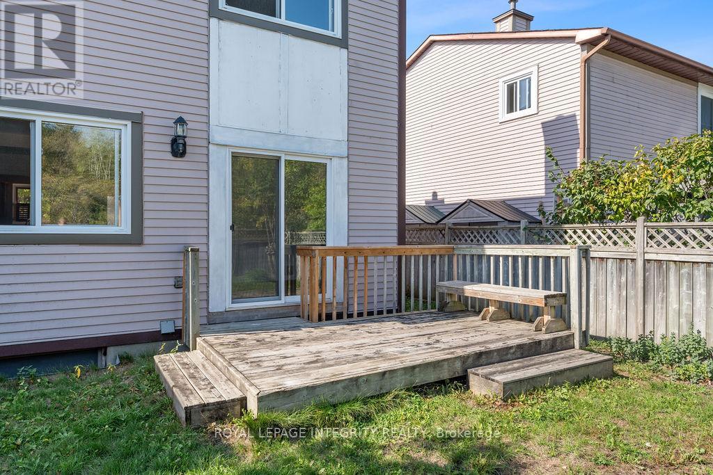 19 Hewitt Way, Ottawa, Ontario  K2L 3S2 - Photo 5 - X12428136