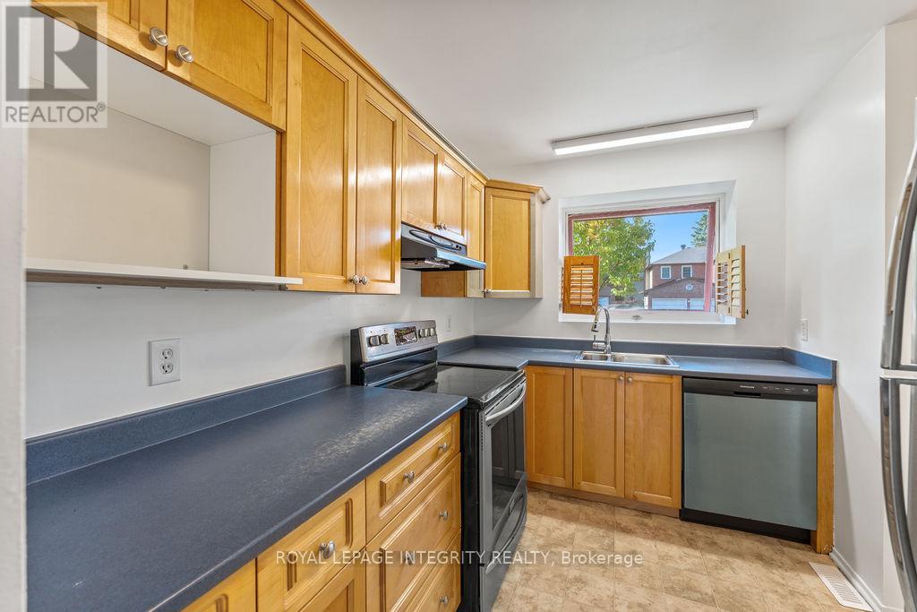 19 Hewitt Way, Ottawa, Ontario  K2L 3S2 - Photo 9 - X12428136