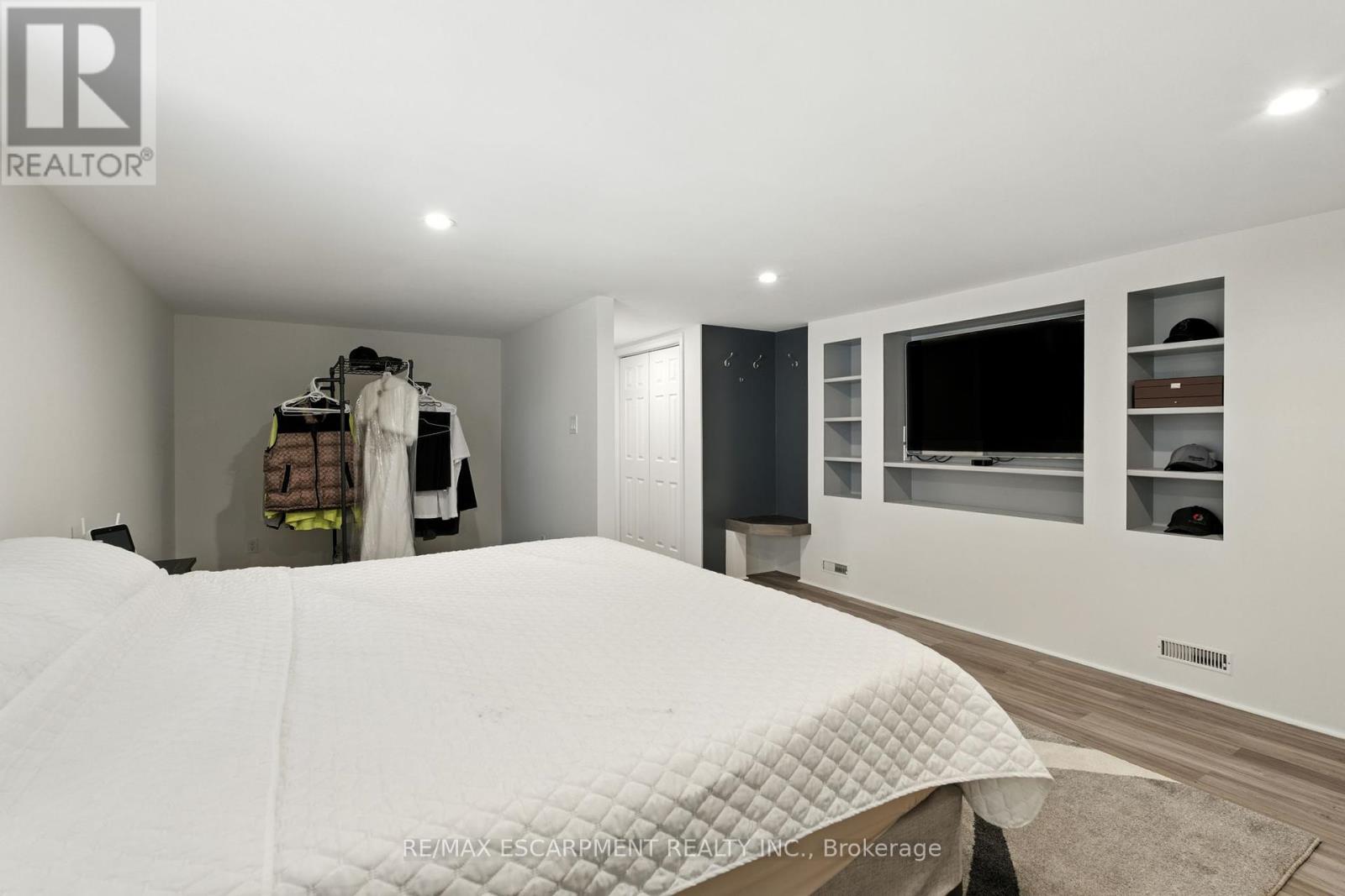 293 Regional Rd 20, Hamilton, Ontario  L8J 3H4 - Photo 30 - X12428013