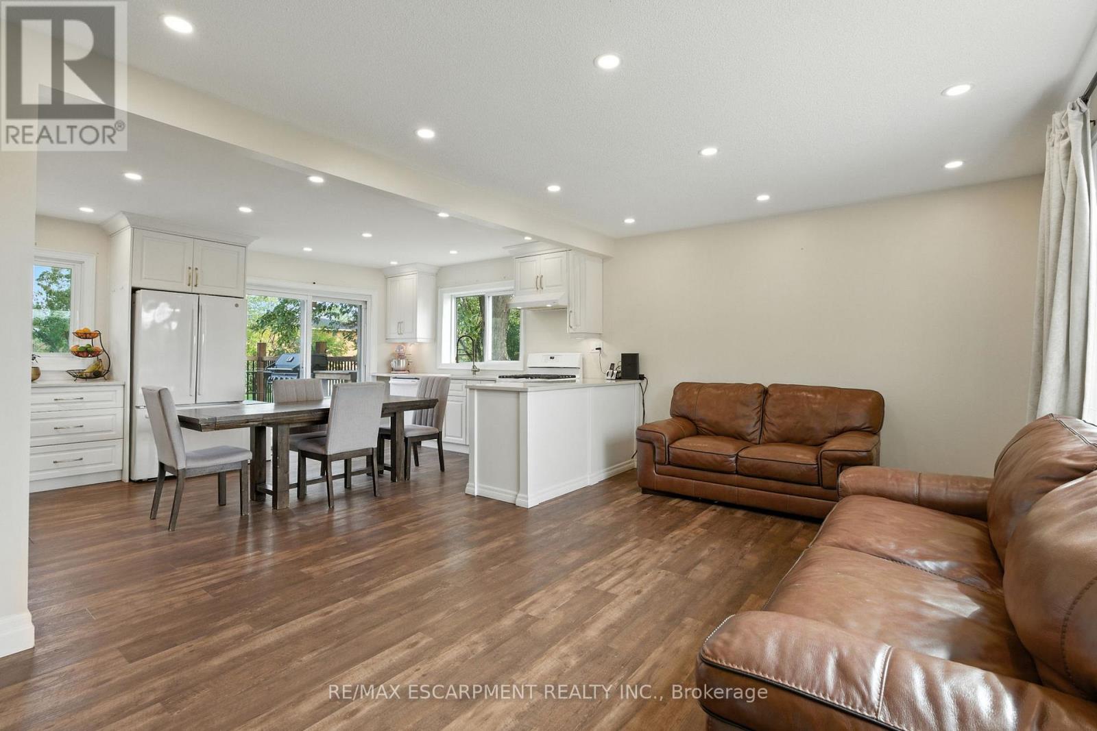 293 Regional Rd 20, Hamilton, Ontario  L8J 3H4 - Photo 4 - X12428013