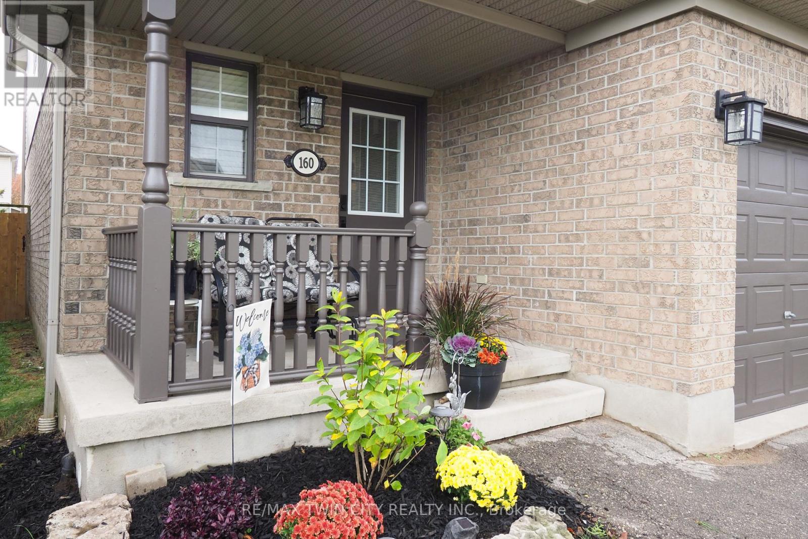160 Patton Drive, Cambridge, Ontario  N3C 4L5 - Photo 3 - X12428020