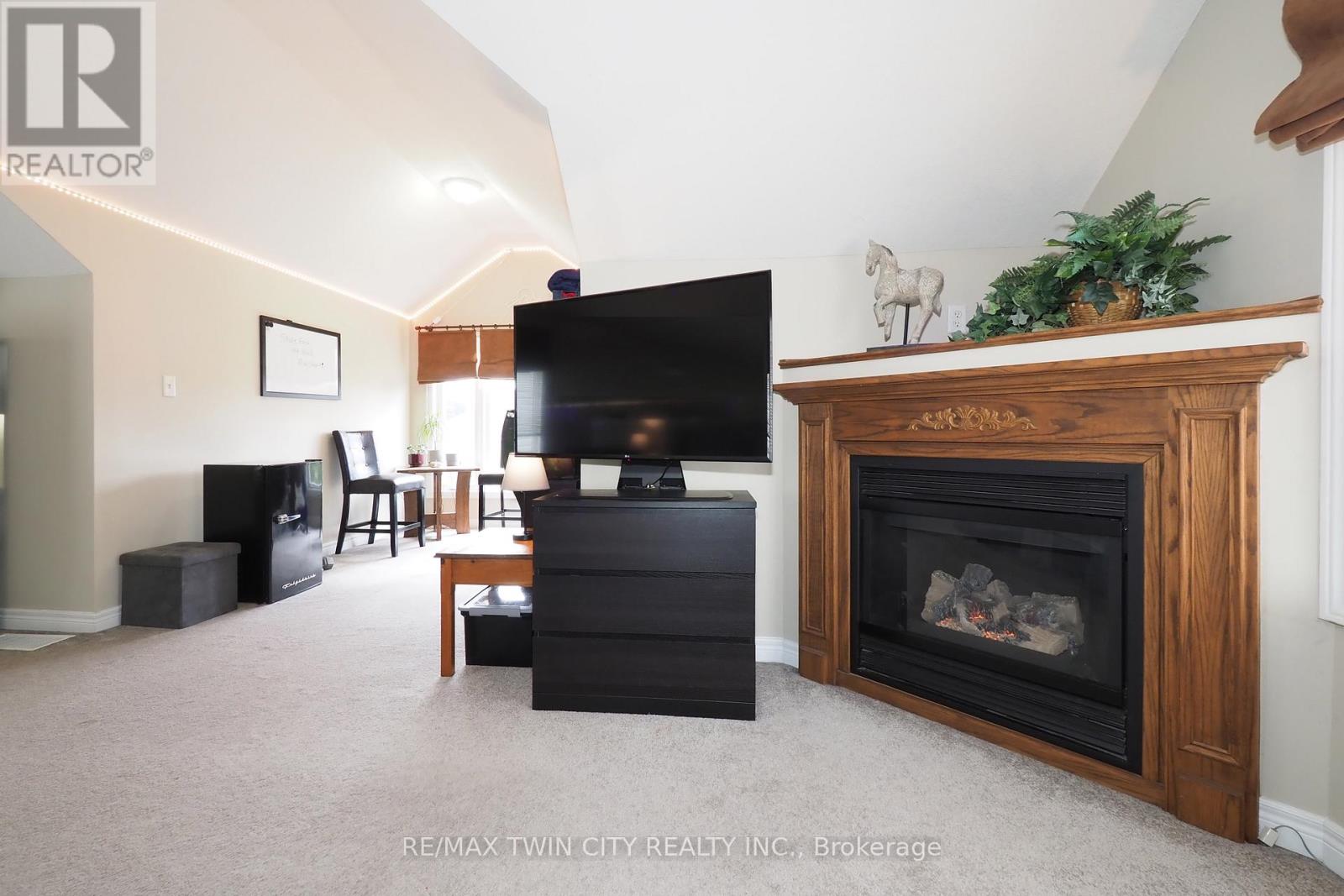 160 Patton Drive, Cambridge, Ontario  N3C 4L5 - Photo 32 - X12428020