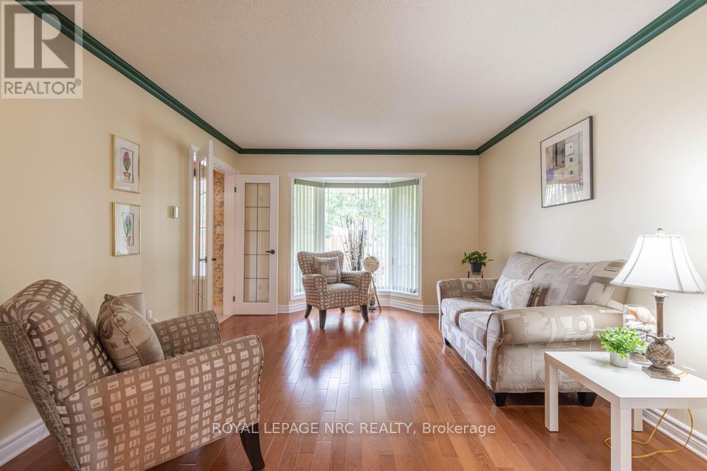 83 First Street Louth, St. Catharines, Ontario  L2S 2T7 - Photo 10 - X12428039