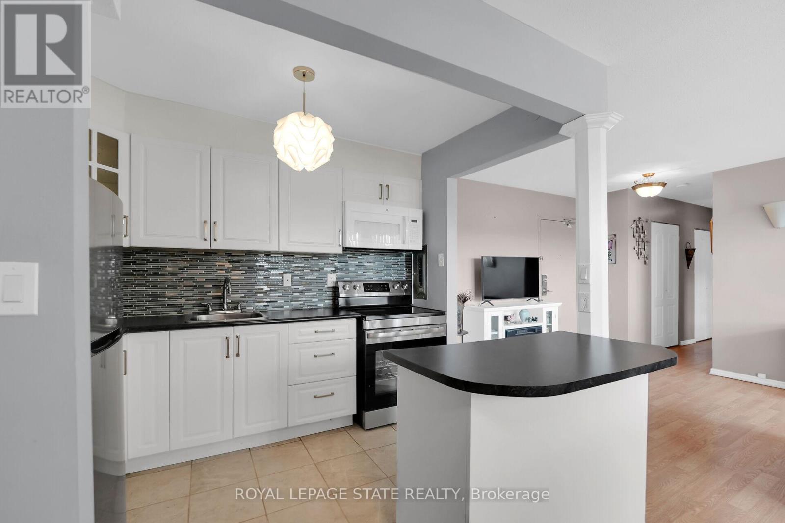605 - 15 Albright Road, Hamilton, Ontario  L8K 5J2 - Photo 7 - X12428040