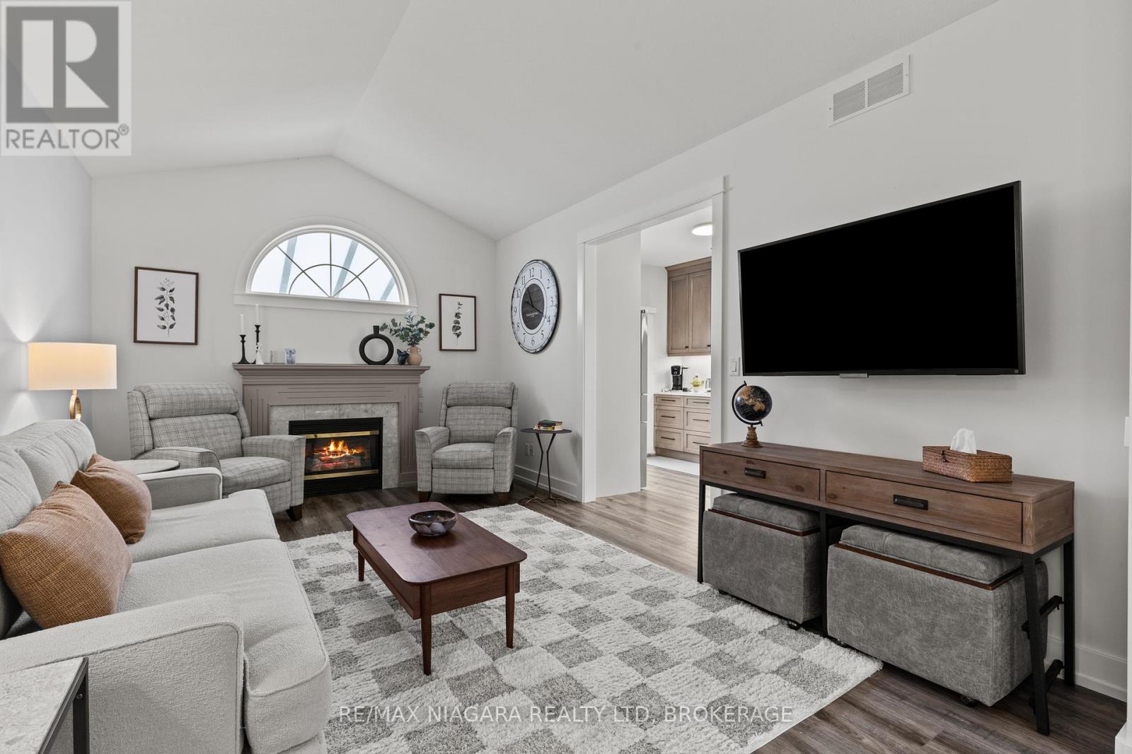 15 Loretta Drive, Niagara-On-The-Lake, Ontario  L0S 1J0 - Photo 12 - X12428106
