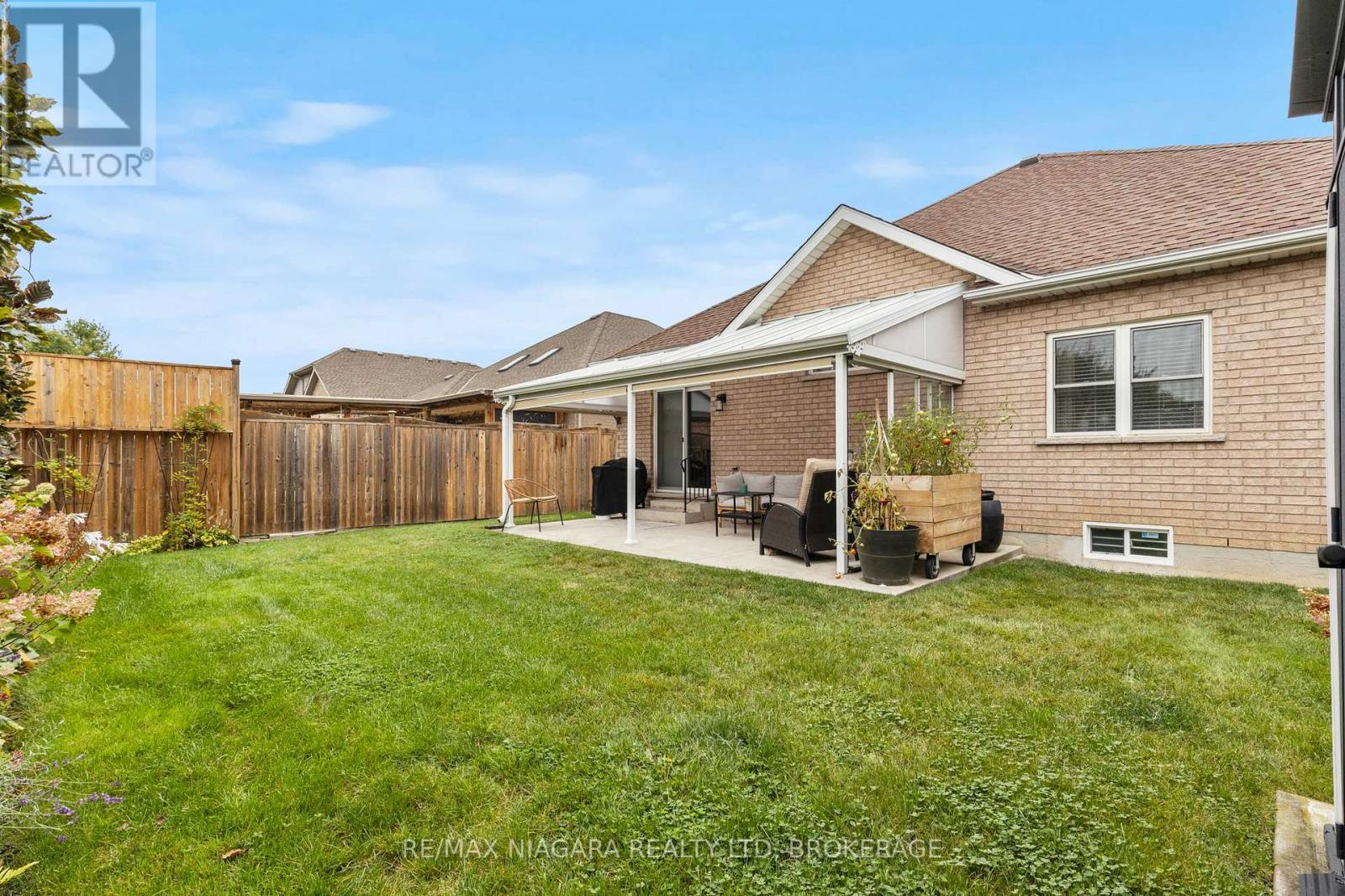 15 Loretta Drive, Niagara-On-The-Lake, Ontario  L0S 1J0 - Photo 38 - X12428106