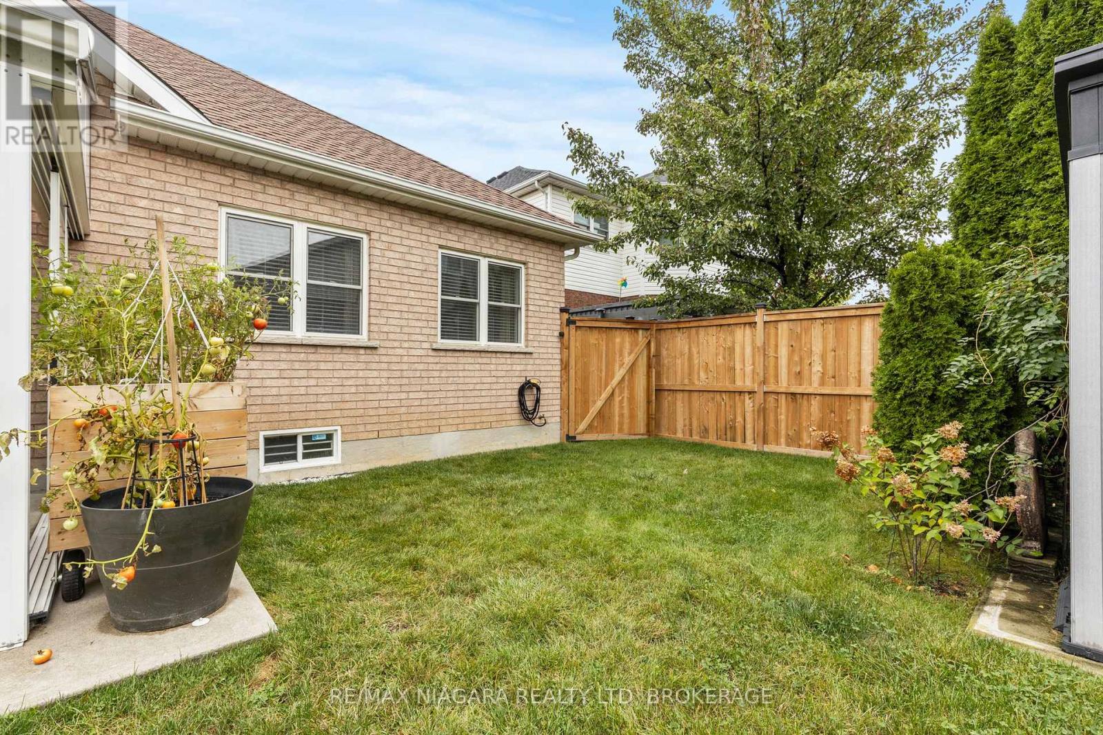 15 Loretta Drive, Niagara-On-The-Lake, Ontario  L0S 1J0 - Photo 44 - X12428106