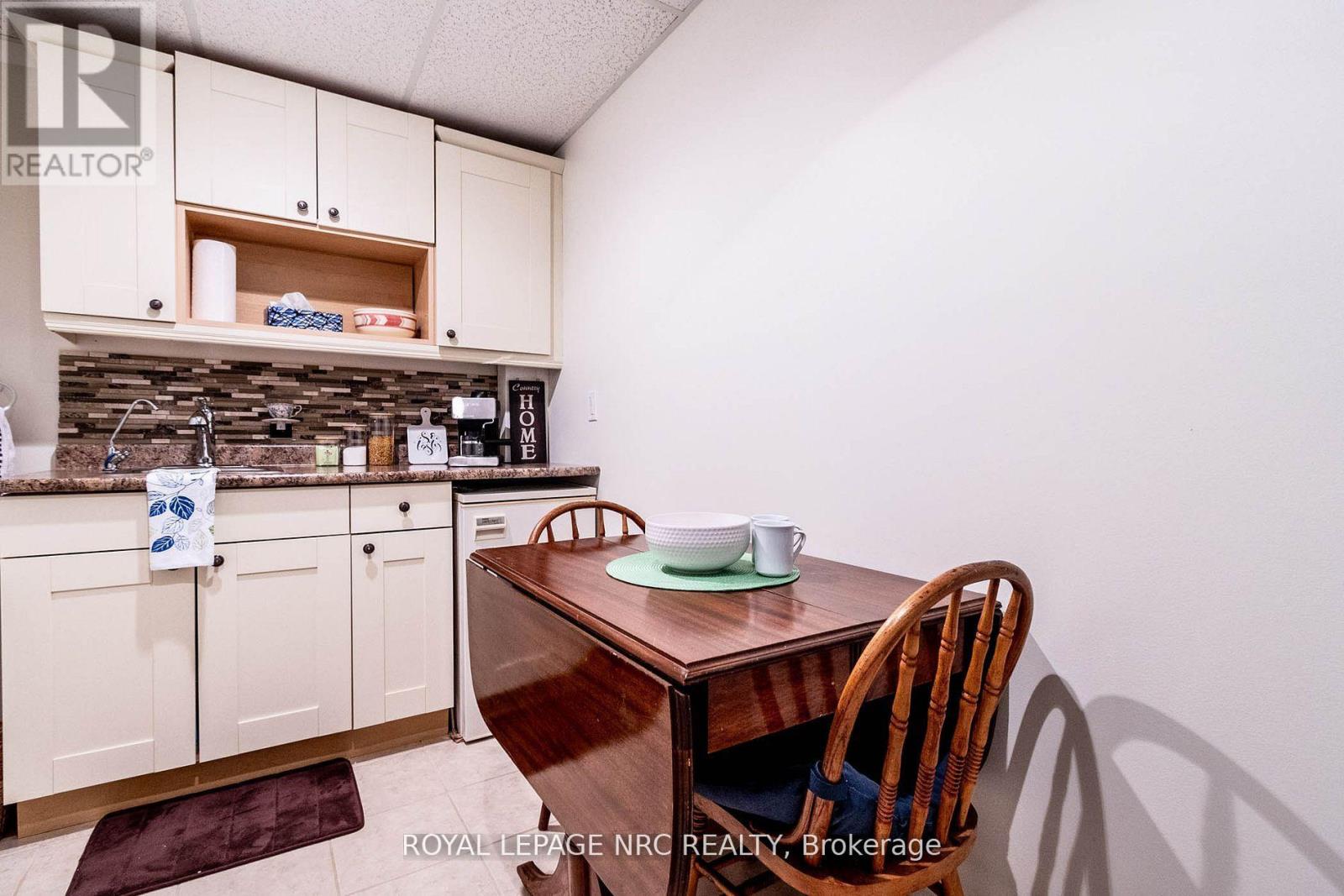 3328 Dustan Street, Lincoln, Ontario  L0R 2E0 - Photo 33 - X12428113