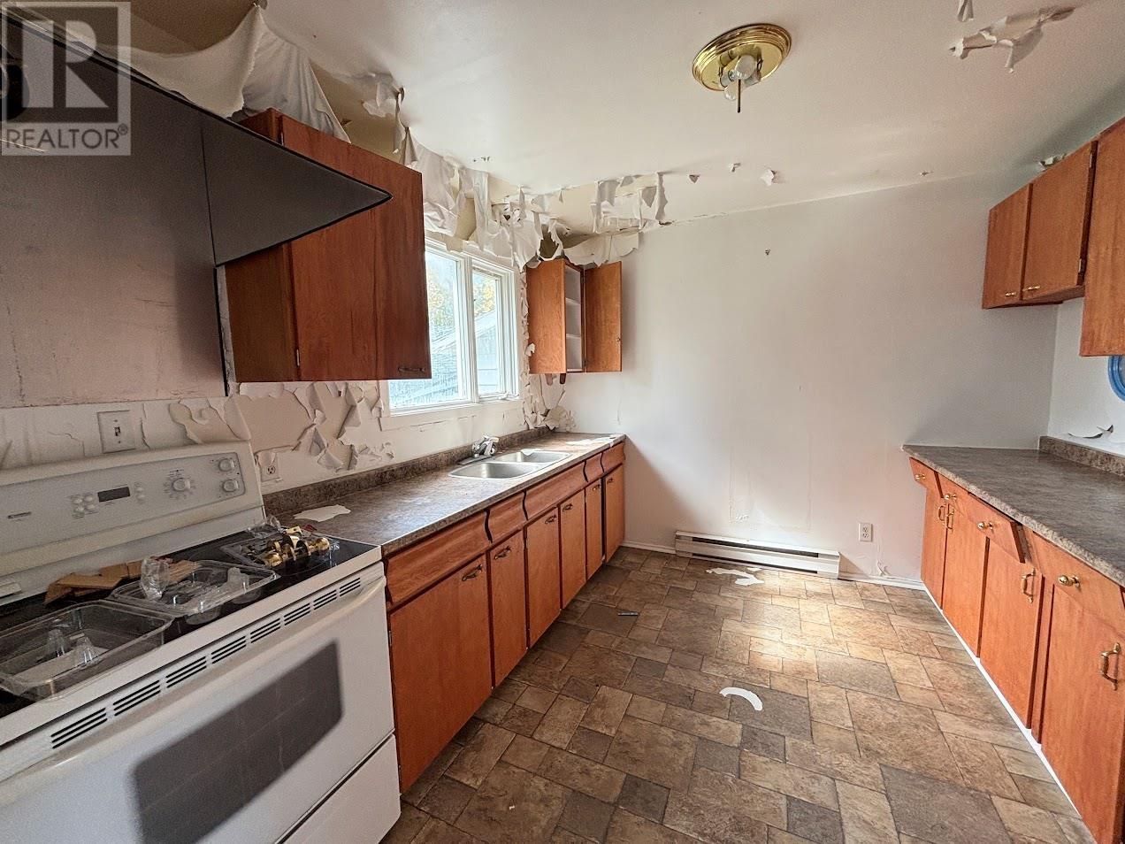 10 Ohsweken Rd, Manitouwadge, Ontario  P0T 2C0 - Photo 2 - TB253066