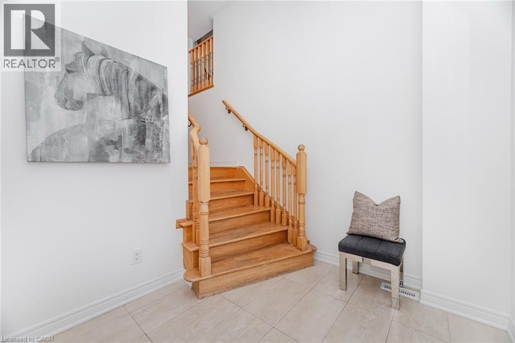 4623 Simmons Road, Burlington, Ontario  L7M 0J3 - Photo 4 - 40773338