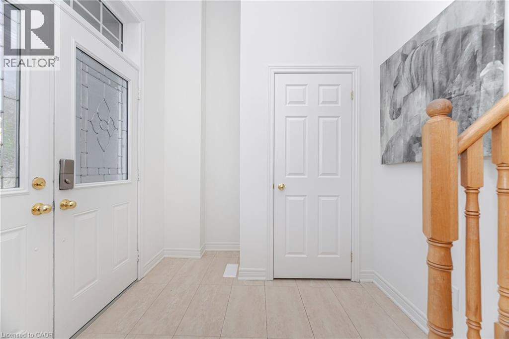 4623 Simmons Road, Burlington, Ontario  L7M 0J3 - Photo 5 - 40773338