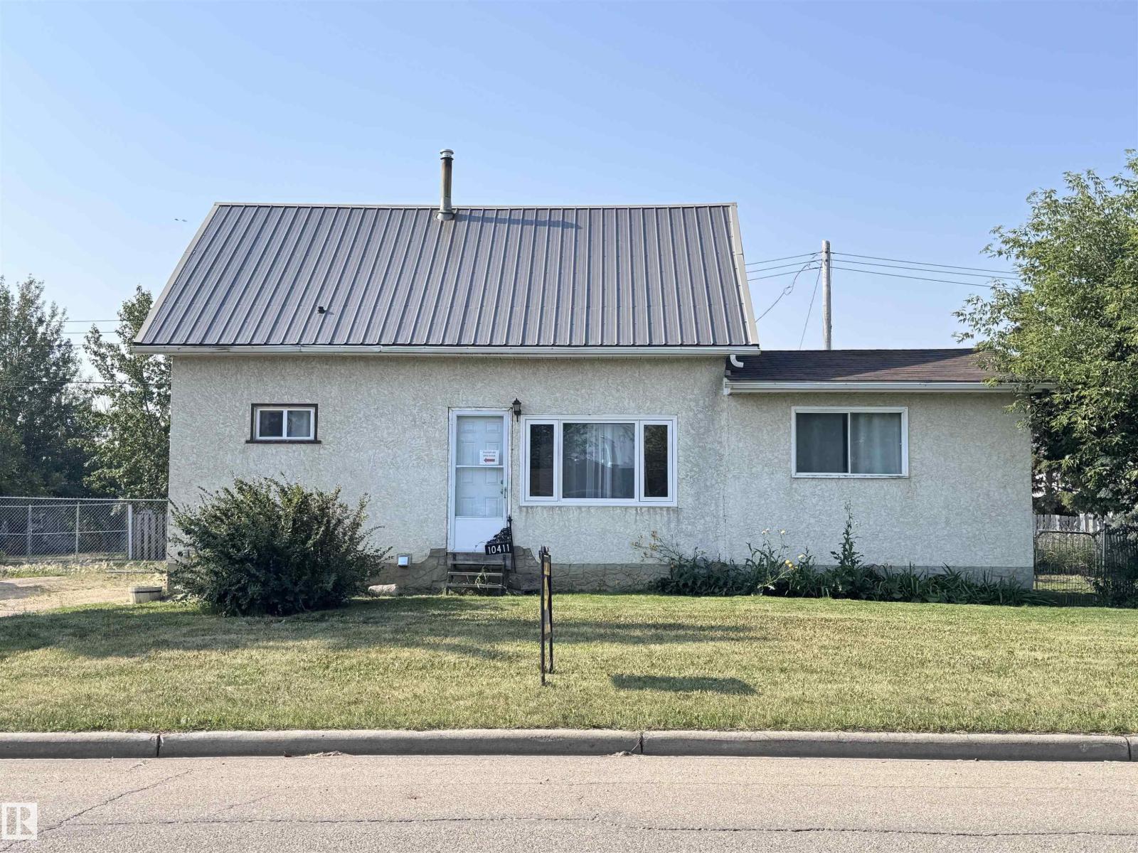 10411 102 ST, Westlock, Alberta