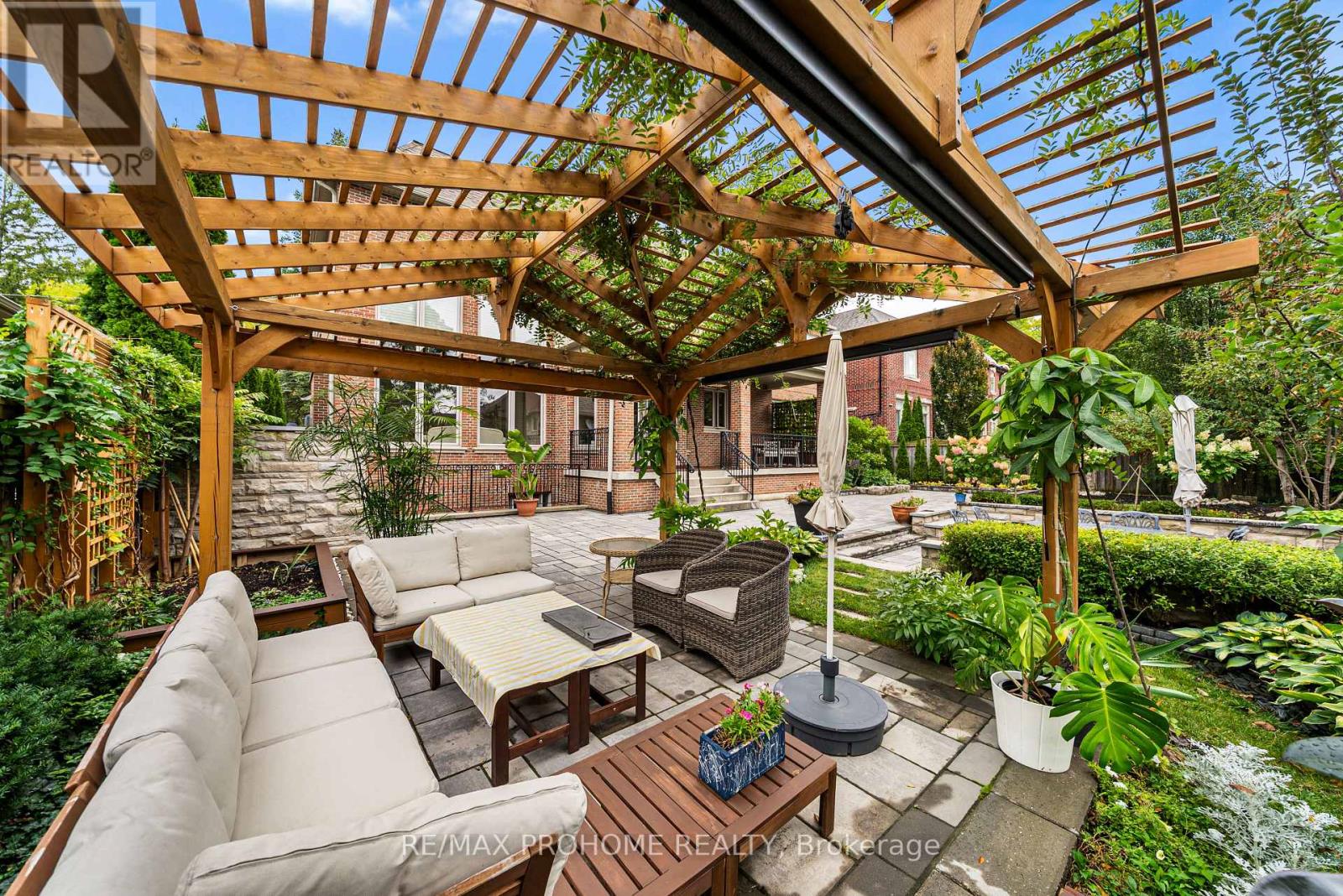 38 Park Crescent, Richmond Hill, Ontario  L4E 3J4 - Photo 46 - N12426790