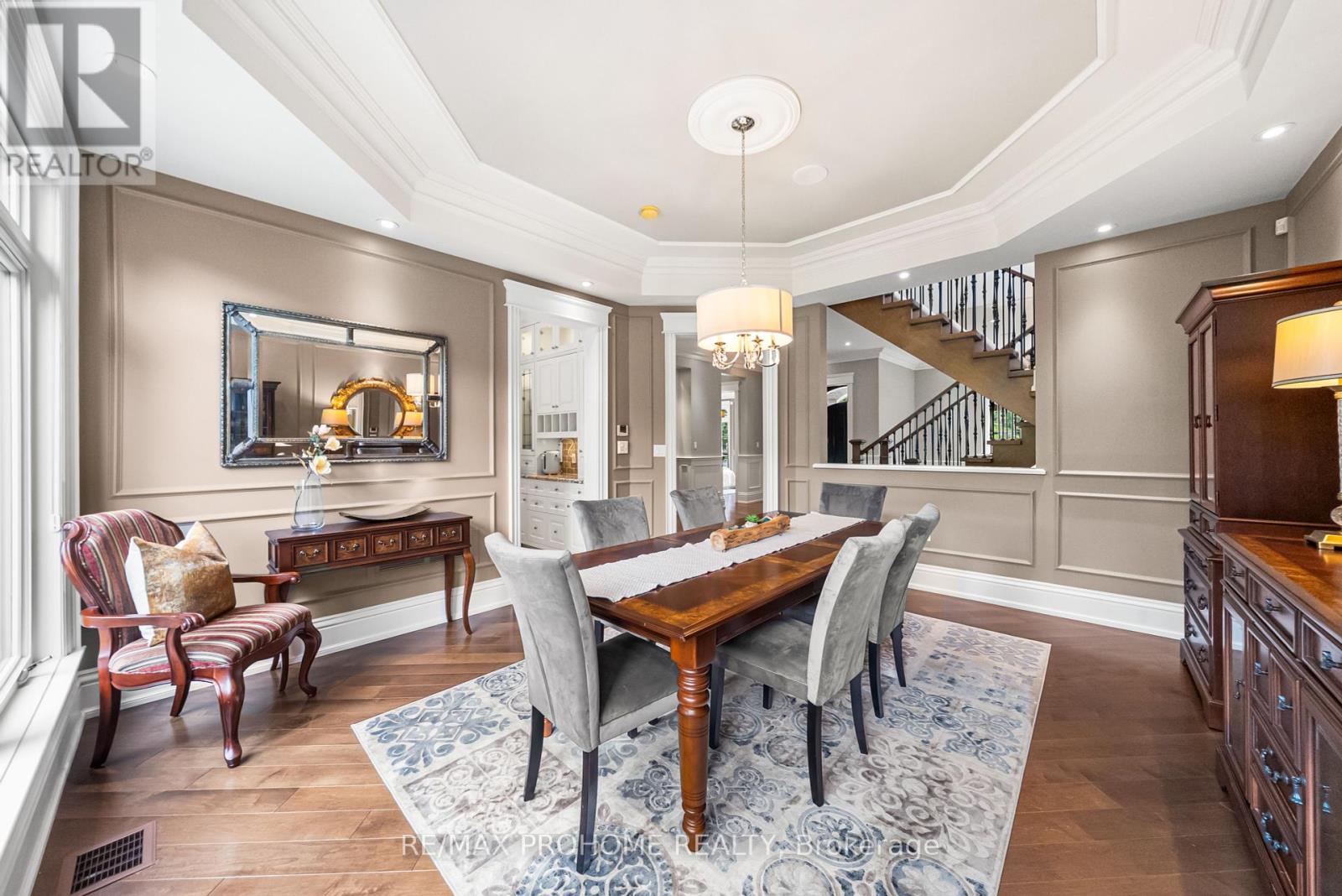 38 Park Crescent, Richmond Hill, Ontario  L4E 3J4 - Photo 8 - N12426790