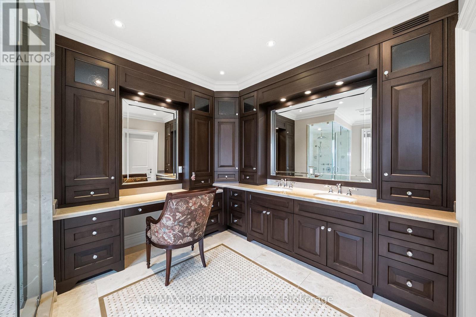 38 Park Crescent, Richmond Hill, Ontario  L4E 3J4 - Photo 29 - N12426790
