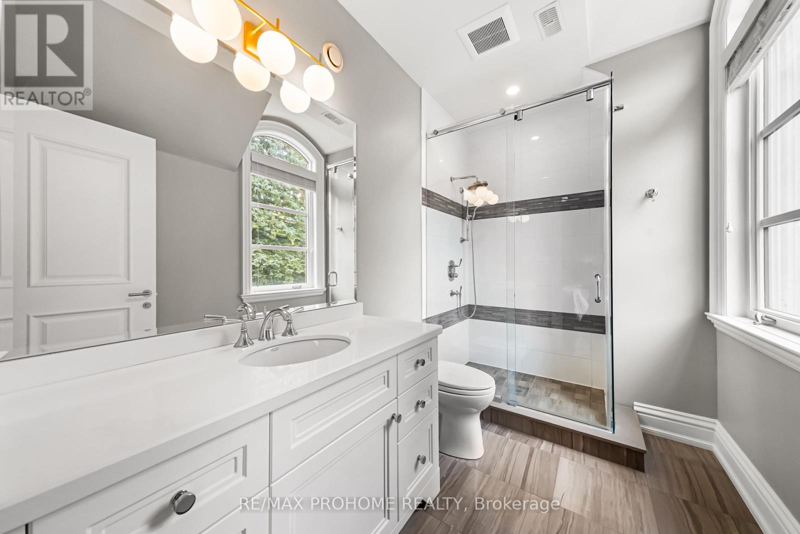 38 Park Crescent, Richmond Hill, Ontario  L4E 3J4 - Photo 32 - N12426790