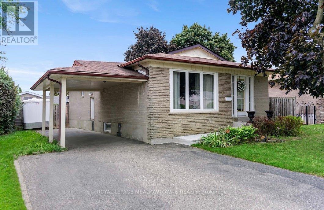 9 Welbeck Drive, Brampton, Ontario  L6X 2K9 - Photo 2 - W12373794