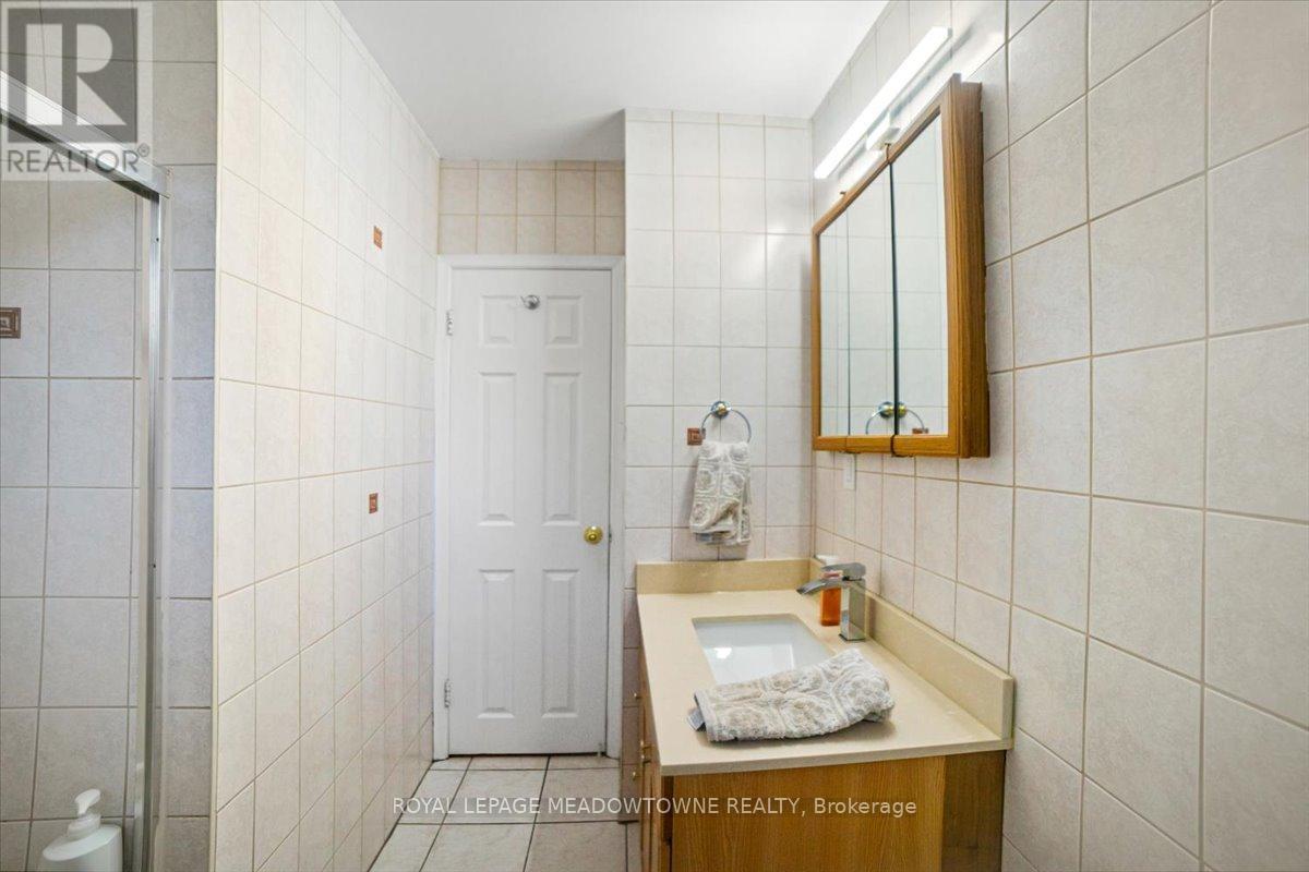 9 Welbeck Drive, Brampton, Ontario  L6X 2K9 - Photo 23 - W12373794