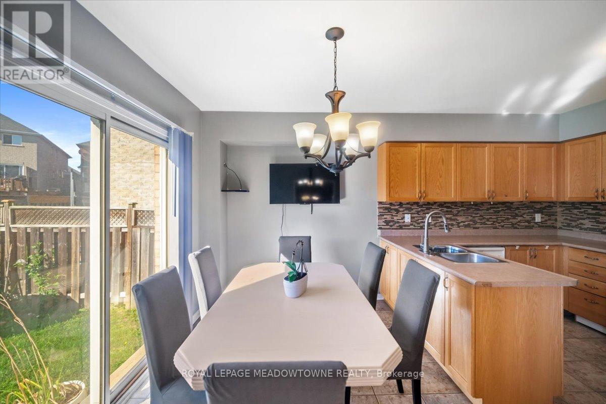 13 Albright Road, Brampton, Ontario  L6X 5C8 - Photo 10 - W12388635