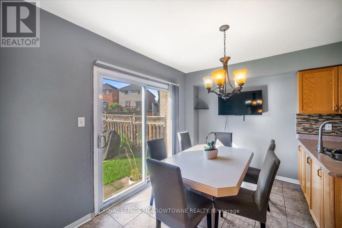 13 Albright Road, Brampton, Ontario  L6X 5C8 - Photo 9 - W12388635